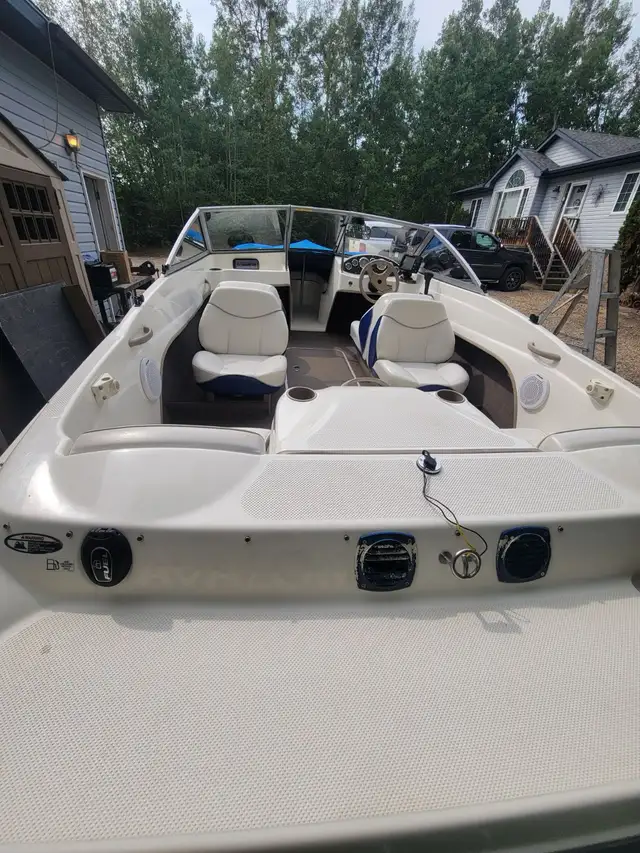 BAYLINER Boat