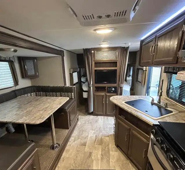 2018 coachmen apex ultra lite 215RBK - Photo 5