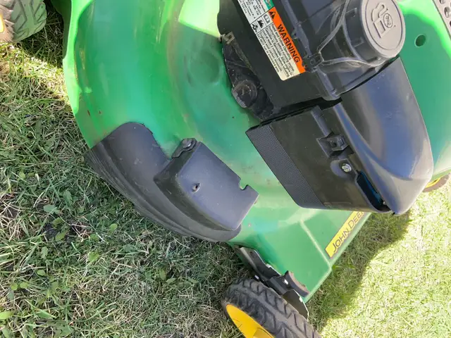 John Deere JS28 Self Propelled Lawnmower - Photo 4