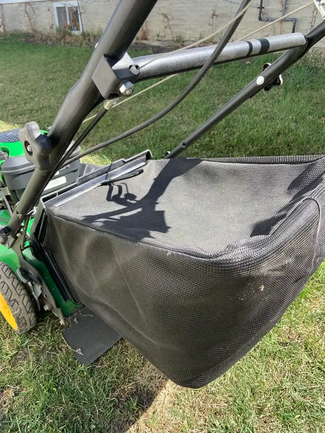 John Deere JS28 Self Propelled Lawnmower - Photo 6