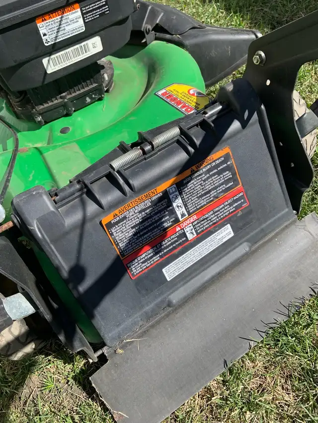 John Deere JS28 Self Propelled Lawnmower - Photo 8