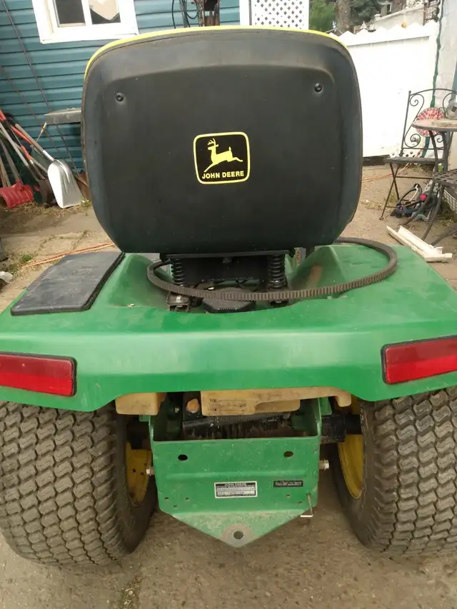 John Deere 345 garden tractor STRIPPED FOR PARTS! - Photo 4