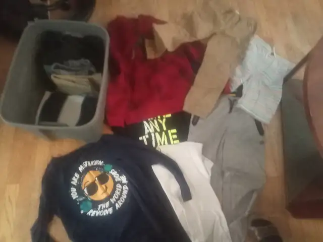 -Boys clothes ages 11-15- - Photo 2