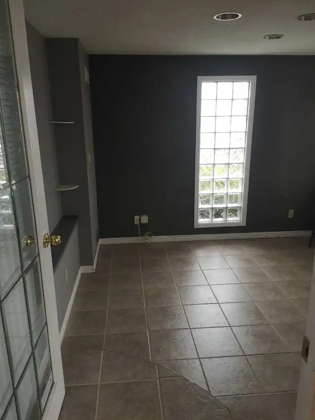 Office in North end Niagara Falls