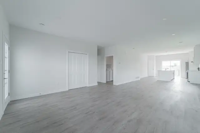 HUGE 2 BEDROOM FOR RENT IN WENDOVER - Photo 3