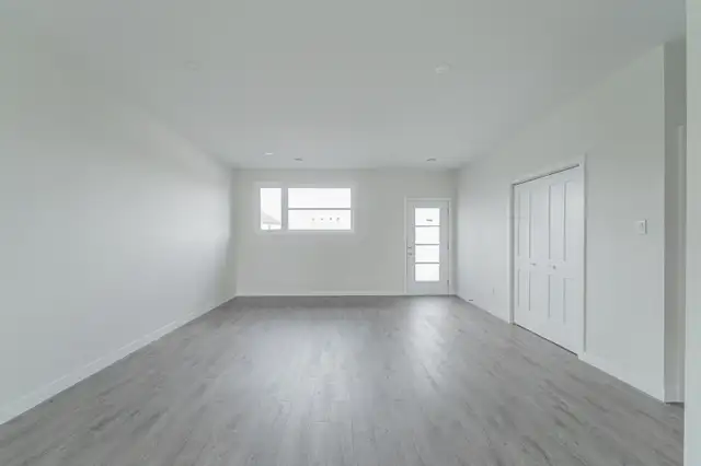 HUGE 2 BEDROOM FOR RENT IN WENDOVER - Photo 4