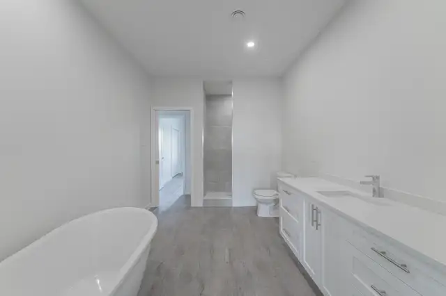 HUGE 2 BEDROOM FOR RENT IN WENDOVER - Photo 11