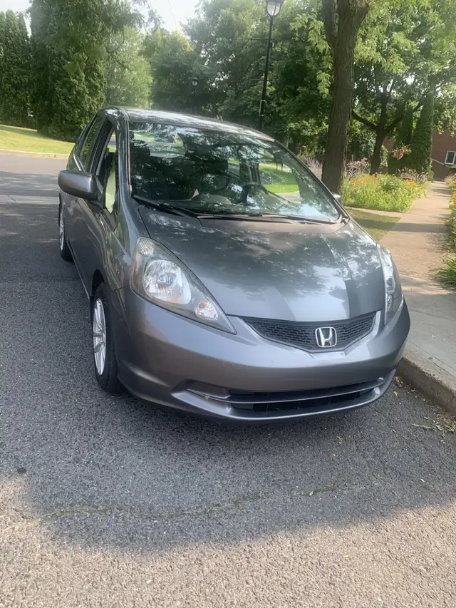 Honda Fit LX 2013 manuel 5 vitesses extra propre aucune rouille
