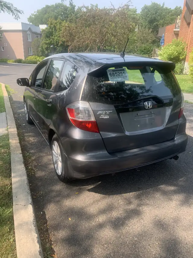 Honda Fit LX 2013 manuel 5 vitesses extra propre aucune rouille - Photo 2