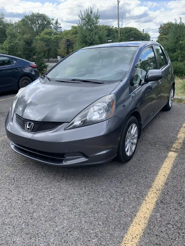 Honda Fit LX 2013 manuel 5 vitesses extra propre aucune rouille - Photo 3