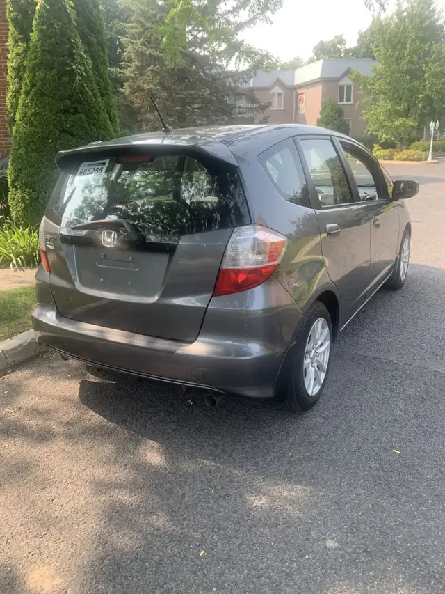 Honda Fit LX 2013 manuel 5 vitesses extra propre aucune rouille - Photo 4