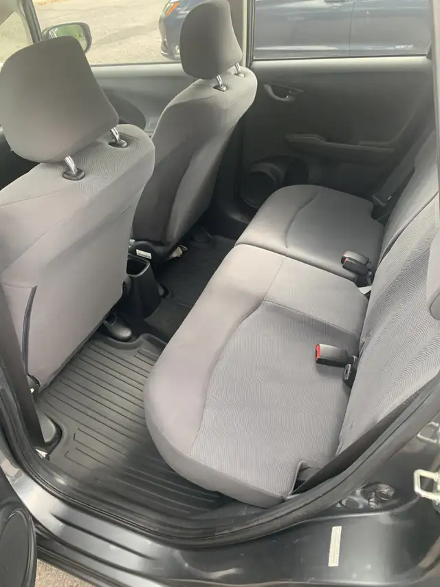 Honda Fit LX 2013 manuel 5 vitesses extra propre aucune rouille - Photo 6