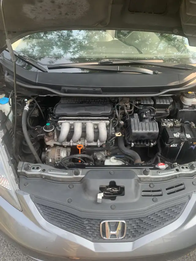 Honda Fit LX 2013 manuel 5 vitesses extra propre aucune rouille - Photo 9