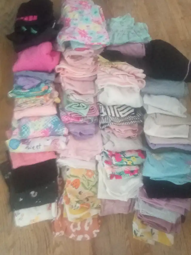 -Girls clothes ages 1-3- - Photo 2