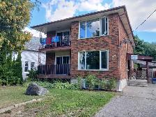 Room for rent in quiet triplex. Close to bus route, plaza, - Photo 4