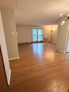 Quiet 2BR in River Heights / Tuxedo Facing Green Space