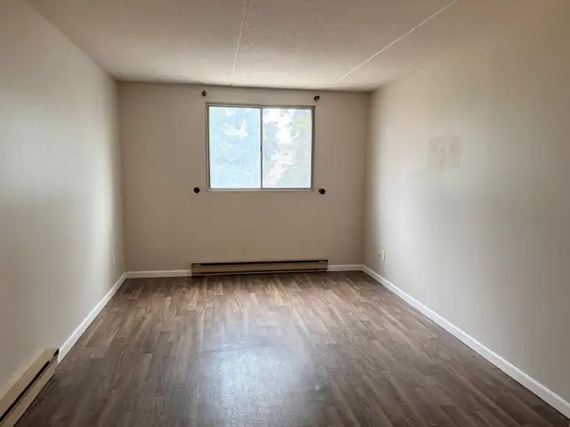 Quiet 2BR in River Heights / Tuxedo Facing Green Space - Photo 9
