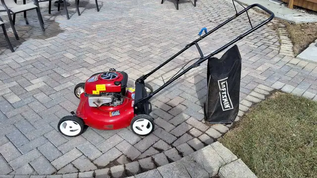 Lawnmower - Photo 3