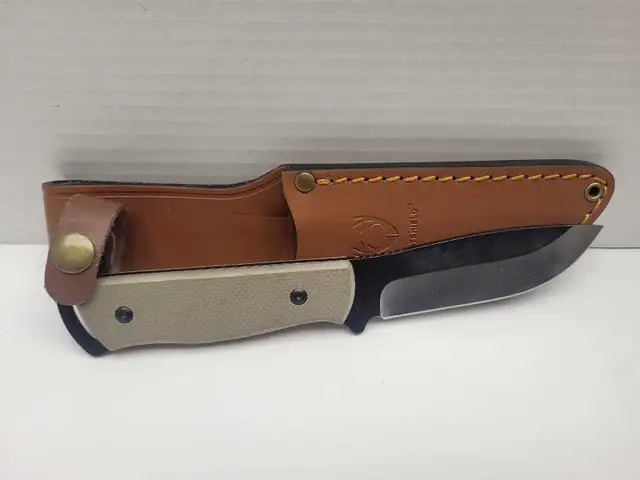 Huntshield Fixed Blade knife w/sheath
