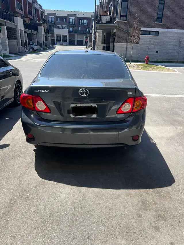 2009 Toyota Corolla manual transmission - Photo 2
