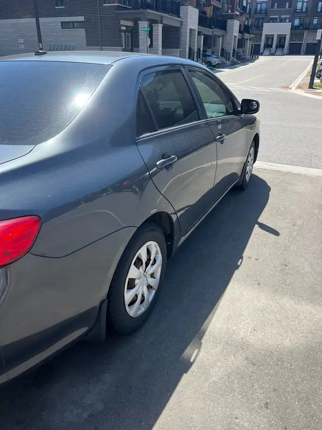 2009 Toyota Corolla manual transmission - Photo 3