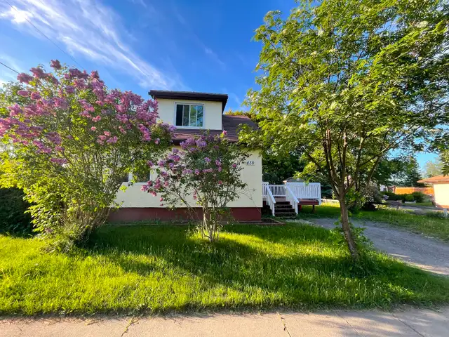 ROOM FOR RENT - NEAR LAKEHEAD UNIVERSITY!!