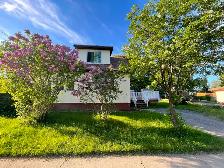 ROOM FOR RENT - NEAR LAKEHEAD UNIVERSITY!!