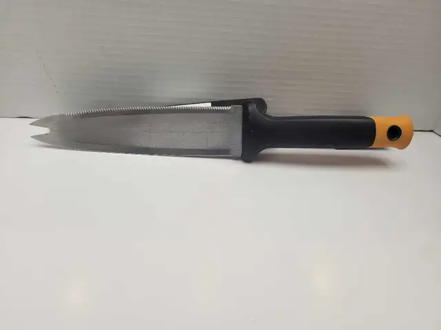 Fiskars EA0121 Outdoor Garden Multi purpose tool knife