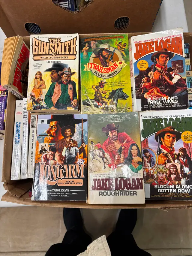 Western Books - Photo 2