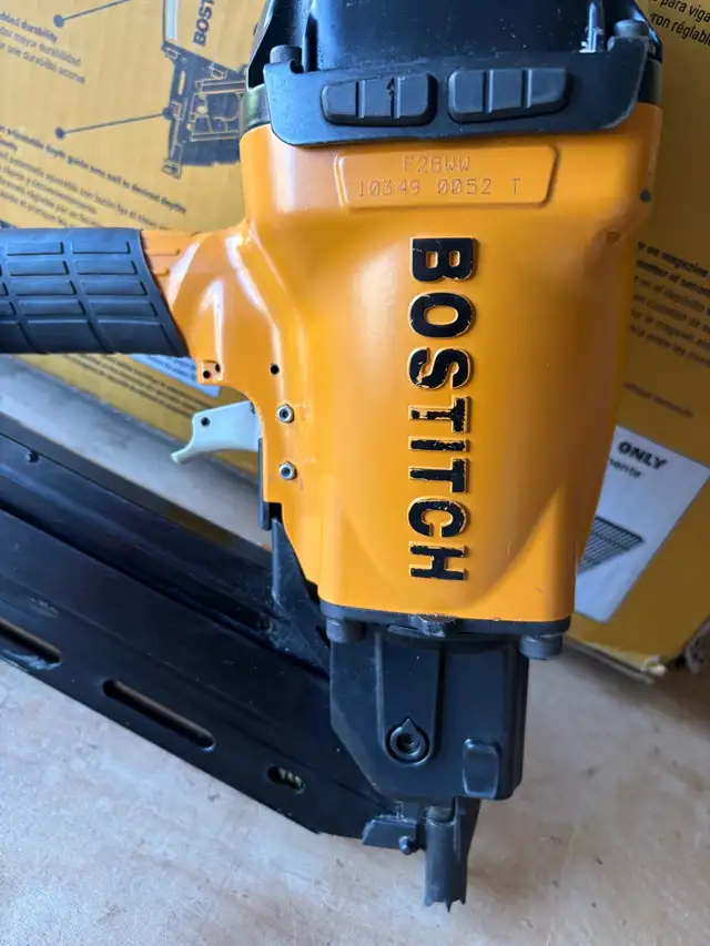 Oilless compressor , Frame nailer - Photo 3