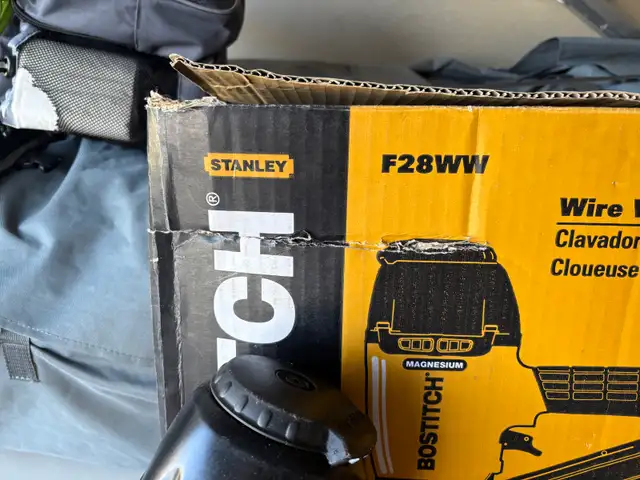 Oilless compressor , Frame nailer - Photo 10