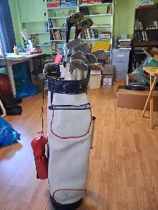 SET OF GOLF CLUBS   BAG   BALLS   TEES - Photo 2