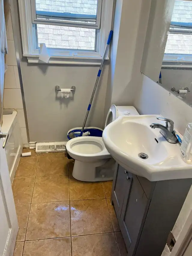 Private Room – 978 Langlois Ave, Windsor