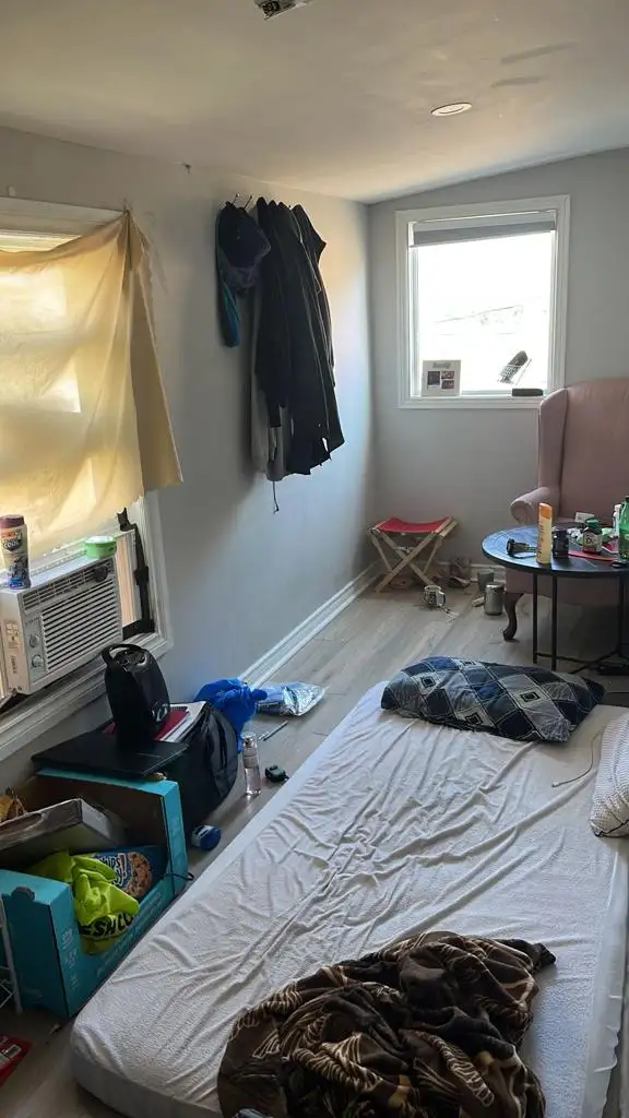 Private Room – 978 Langlois Ave, Windsor - Photo 8