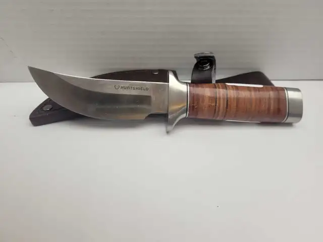 Huntshield 4.5' Fixed Blade Knife w/sheath
