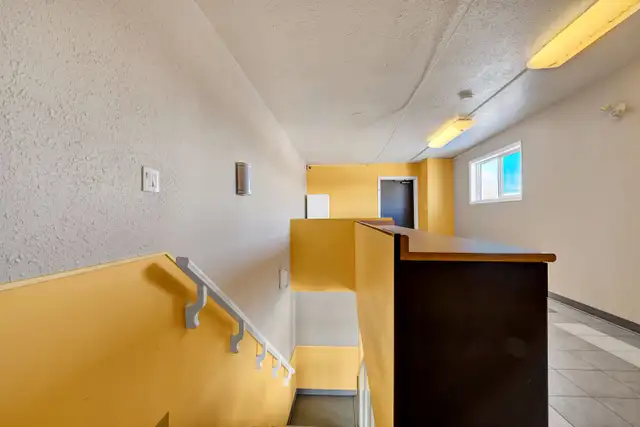 Fully Furnished Bachelor Suites - Photo 4