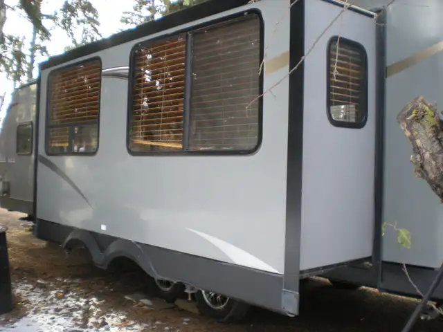 2015 Cherokee Model 274 RK Limited - Photo 2