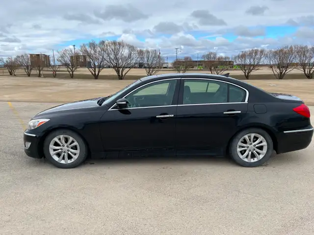 2013 Hyundai Genesis