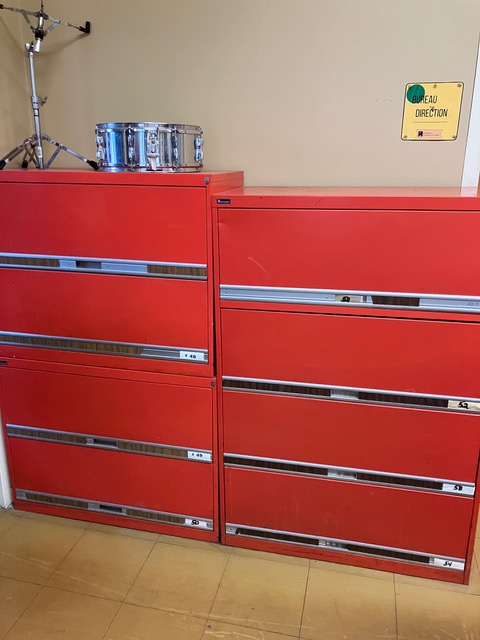 PLUS DE 40 FILIÈRES À VENDRE    (BONS PRIX)