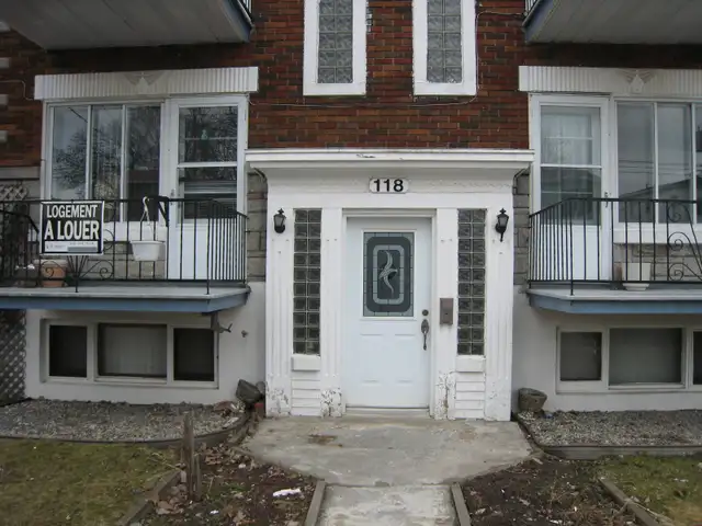 bright 4 1/2  lower apartment/lasalle - Photo 9