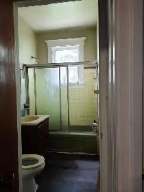 3 Bedroom Apartment  421 Wayndotte St W Widsor - Photo 5