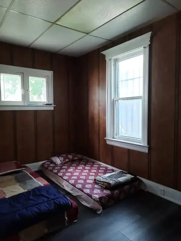 3 Bedroom Apartment  421 Wayndotte St W Widsor - Photo 6