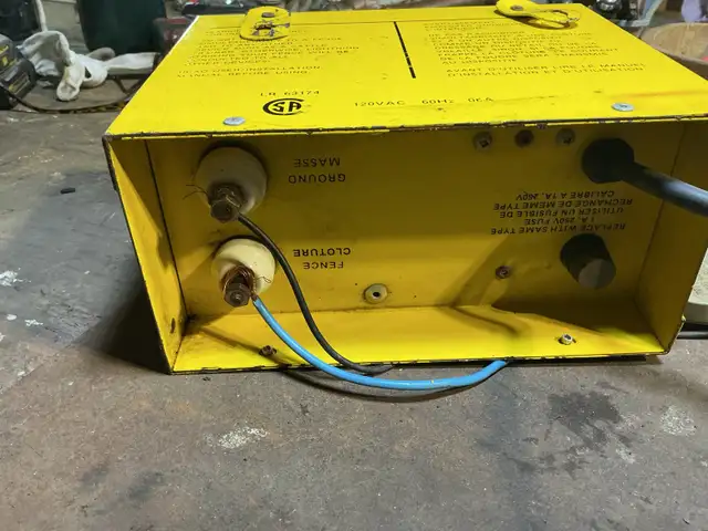 electric fence controller - Photo 3