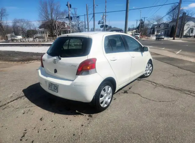 Toyota Yaris 2010 - Photo 4