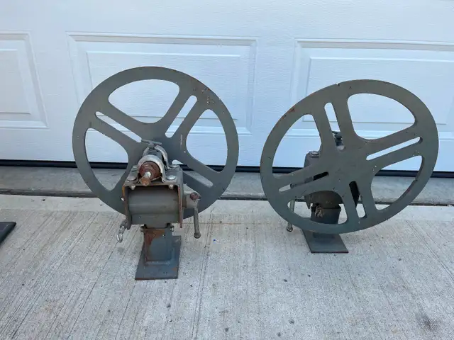 2 spinners