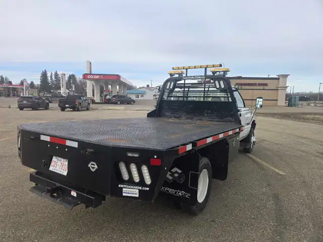 Forsale 1999 Dodge 3500 two wheel drive with under 77,000 kms - Photo 3