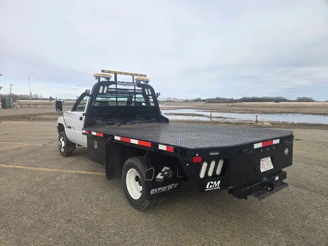 Forsale 1999 Dodge 3500 two wheel drive with under 77,000 kms - Photo 4
