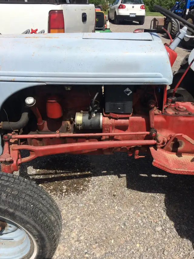 ford 8n gas tractor - Photo 2