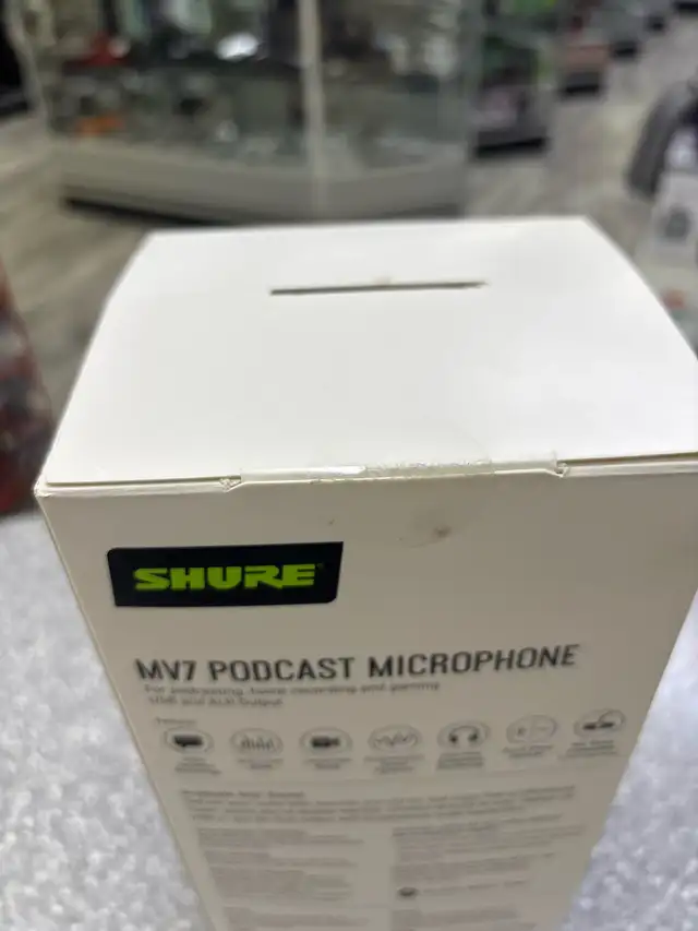 Shure MV7-K Podcast Microphone New - Photo 3