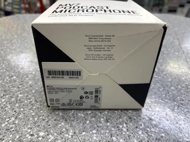 Shure MV7-K Podcast Microphone New - Photo 6